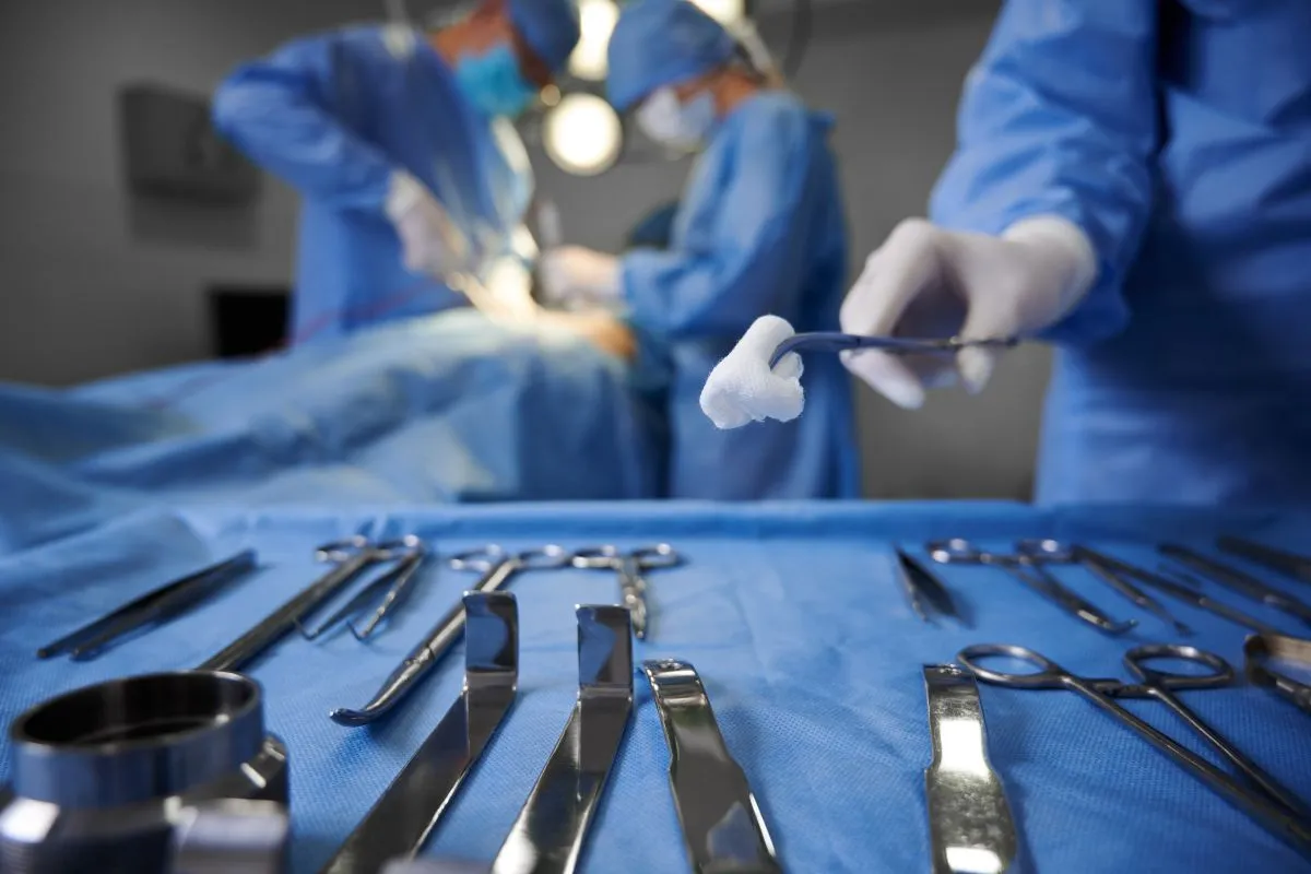 “Cosmetic cowboy” crackdown: England proposes beauty  procedure restrictions